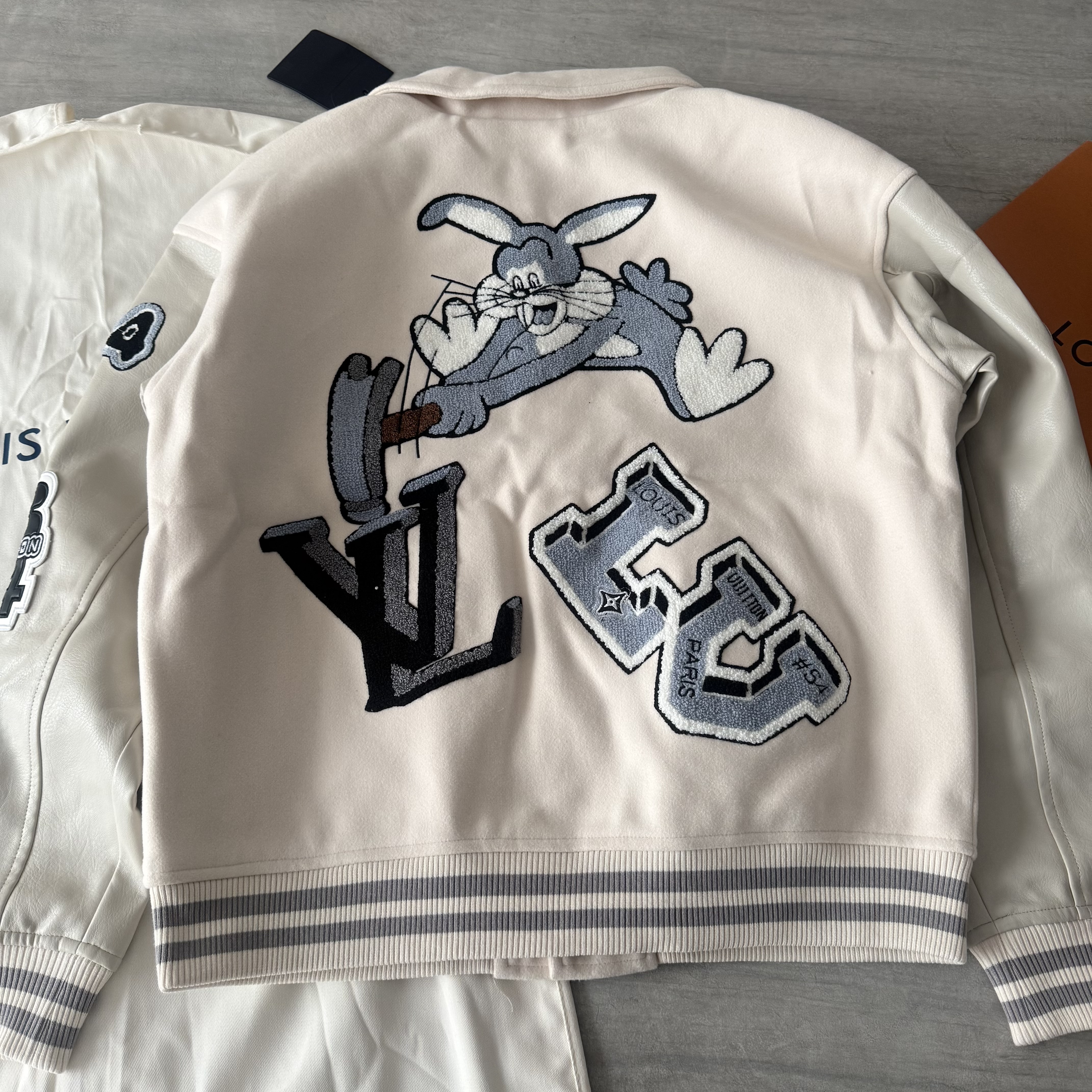Imagen 2 de Louis Vuitton Multi-Patches Mixed Leather