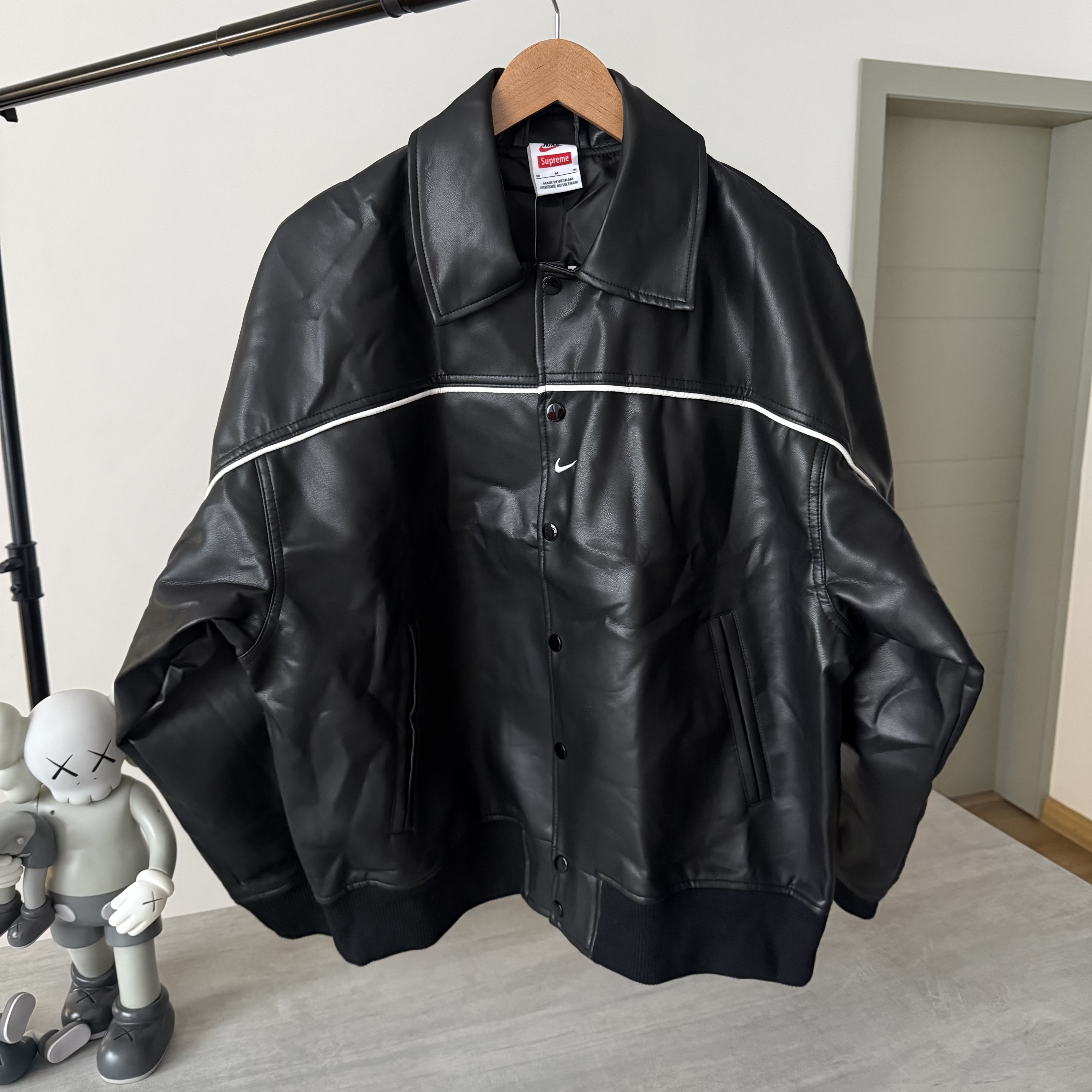 Imagen 5 de Supreme x Nike Leather Varsity Jacket Black