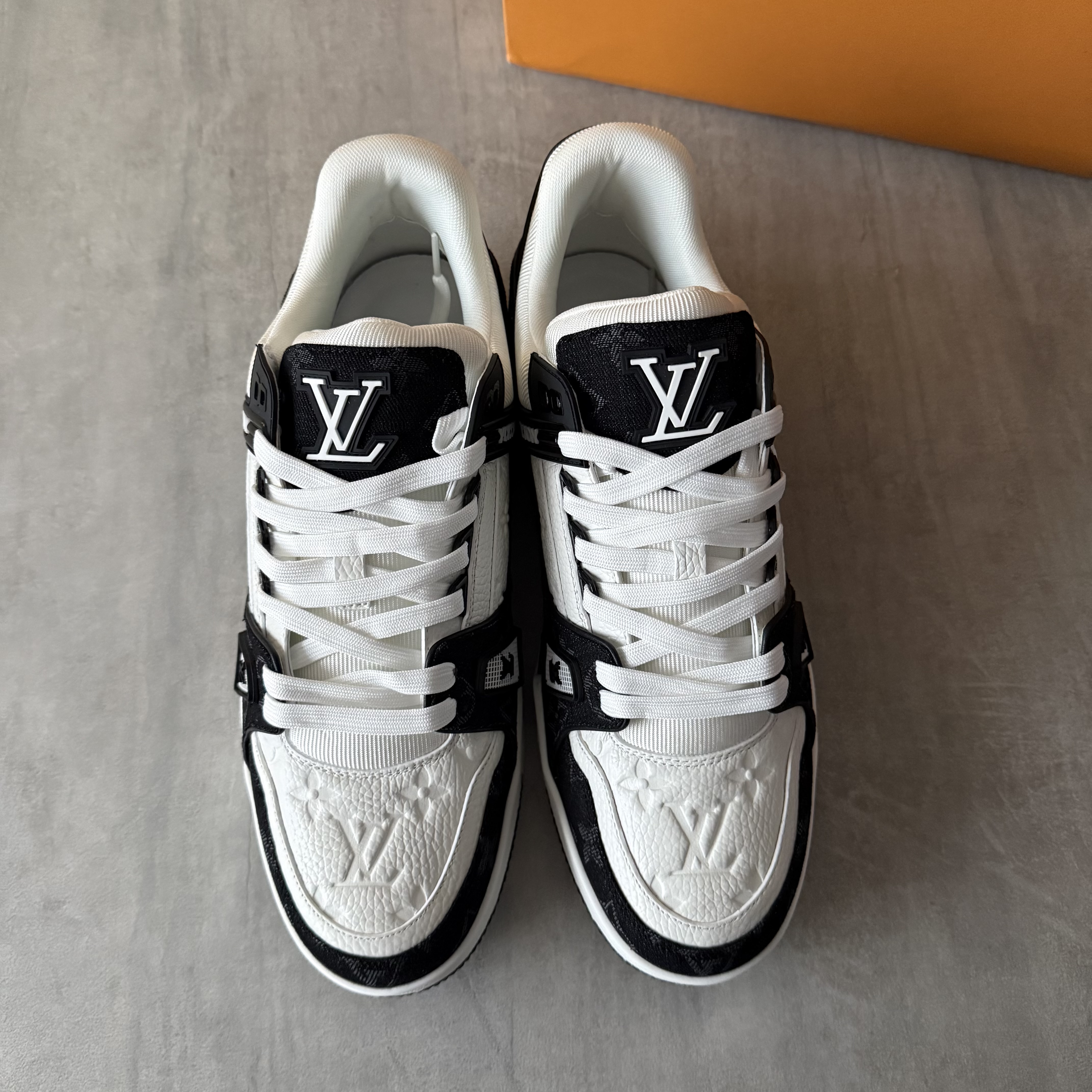 Imagen 2 de Louis Vuitton LV Trainer White Black